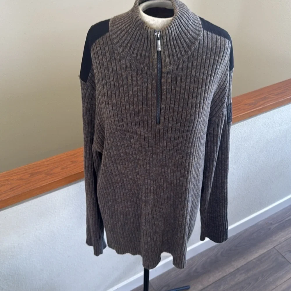 Calvin Klein Jeans stylish brown